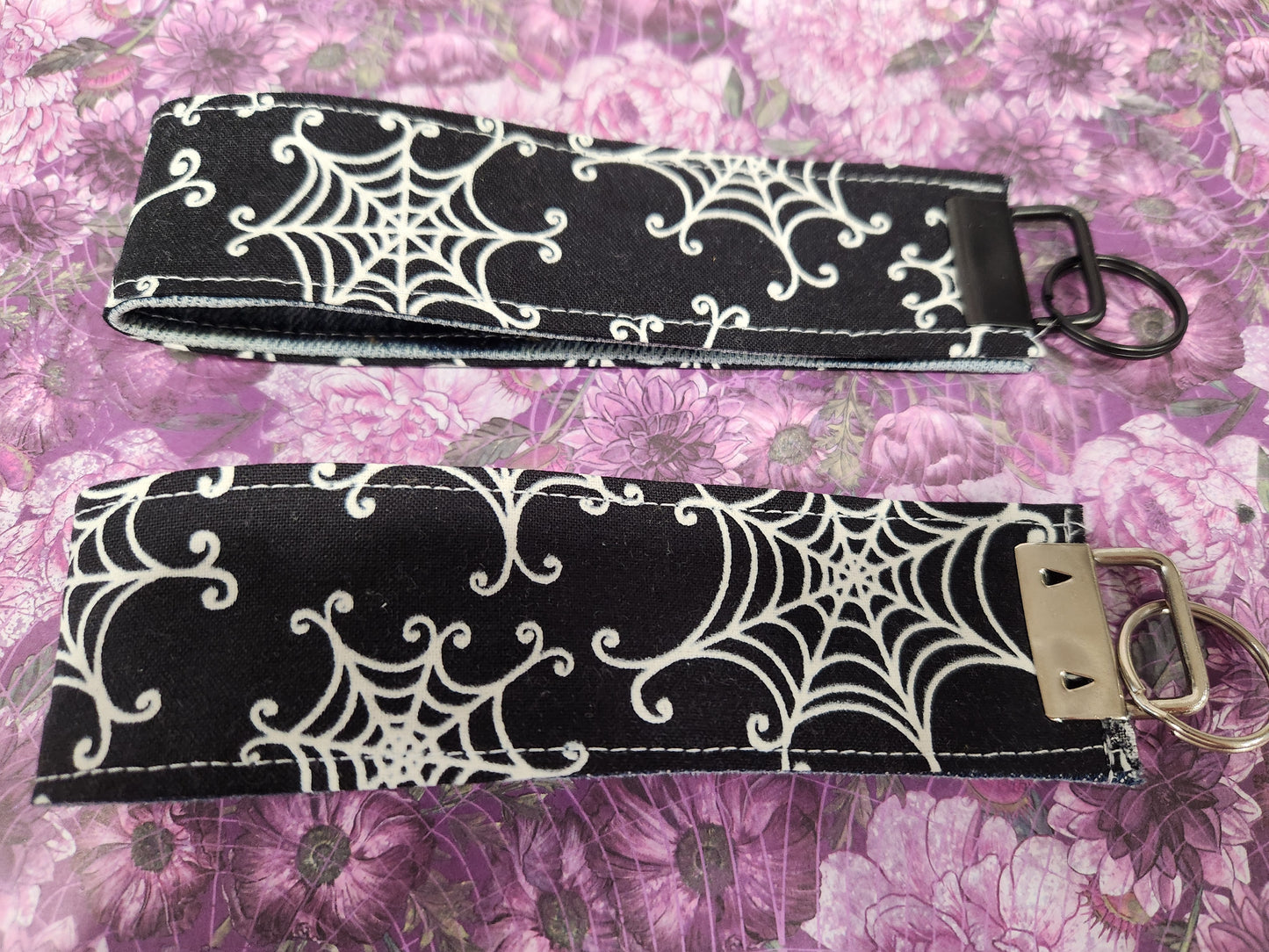 Glow-in-the-Dark Halloween Wristlets