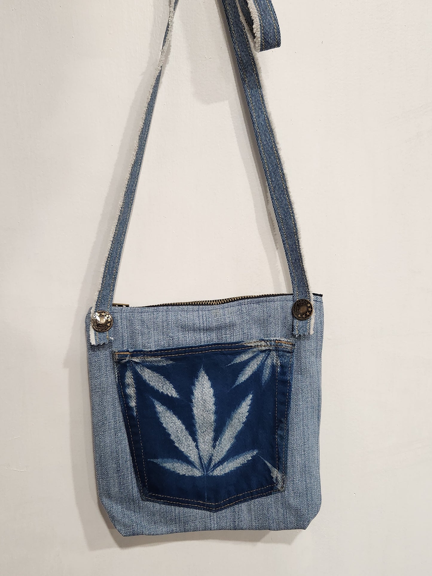 Cannabis Leaf Shoulder Bag