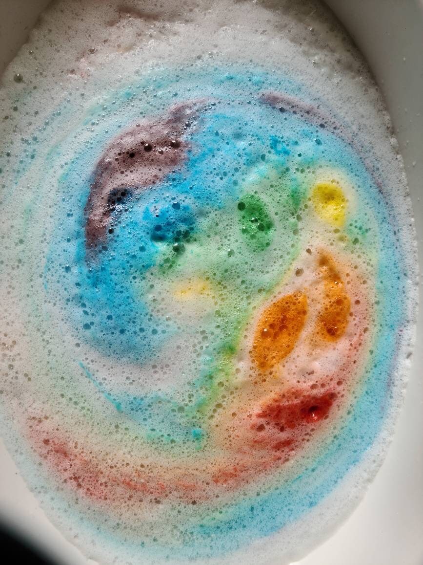 Hidden Rainbow Bathbomb